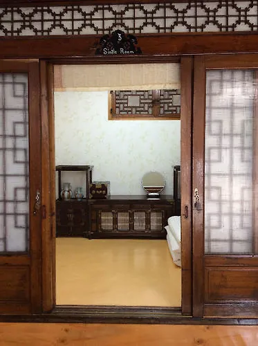 ** Guest house Sophia Hanok Guesthouse Seoul South Korea